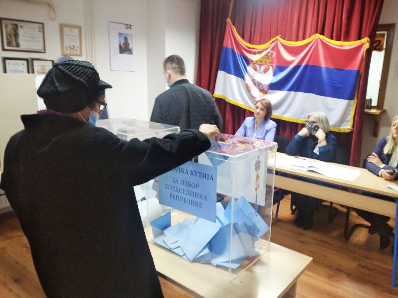 Председички избори РС  2022 у ГК у Хрватској  Држављани Републике Србије имали су могућност да гласају и у Хрватској. Три бирачка места била су отворена у Амбасади Републике Србије у Загребу те у Генералним конзулатима у Вуковару и Ријеци.   Највећи број пријављених гласача и уједно највећа излазност забележена је на бирачком месту у Генералном конзулату у Вуковару где је било пријављено укупно 310 гласача. Од овог броја на изборе је изашло њих 255 од чега је Александар Вучић добио највећу подршку, односно 234 гласа.  Излазност у Генералном конзулату у Вуковару је била 82 одсто што је изнад просека гледајући излазност у Републици Србији. Генерални конзул Републике Србије у Вуковару Александар Накић се свима  захвалио на одазиву поготово ако се узме у обзир чињеница да је било 150 изашлих гласача што у процентима износи 110% , што је више на овом бирачком месту у односу на прошле изборе који су одржани .